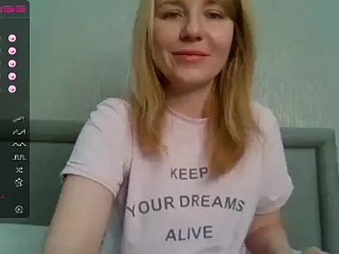 urbadkitty online show from 12-18-24, 06:21