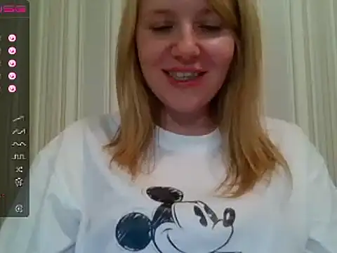 urbadkitty online show from 01-24-25, 05:42