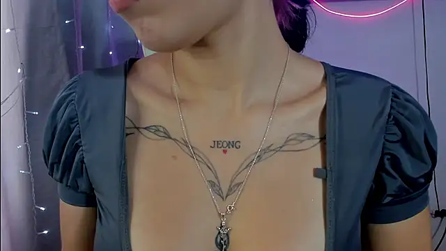 Snapshot of rouss_ari chatting on 02-05-25, 12:38 rouss ari online show from 02-05-25, 12:38