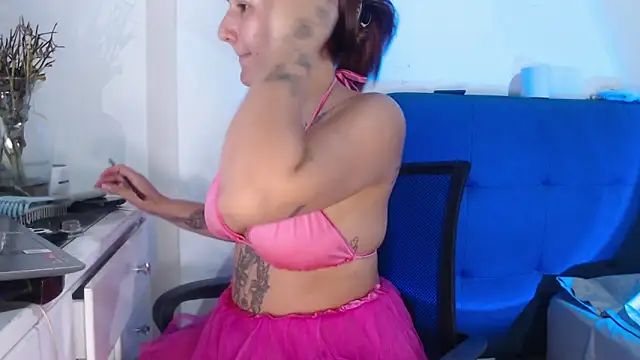 luna palmerau online show from 11-24-25, 10:20