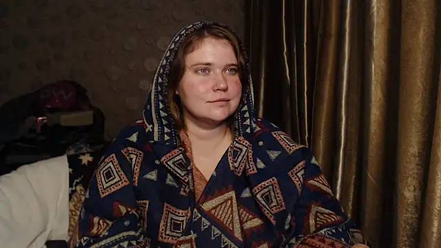 Snapshot of daisy_low chatting on 02-23-25, 04:13 daisy low online show from 02-23-25, 04:13