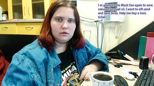 Snapshot of daisy_low chatting on 12-14-25, 07:40 daisy low online show from 12-14-25, 07:40