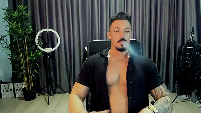 Snapshot of HaydenSpearss chatting on 03-18-26, 01:03 HaydenSpearss online show from 03-18-26, 01:03