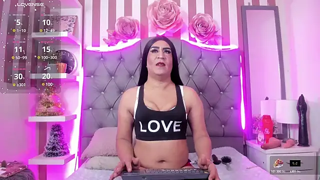 Natasha Hart online show from 01-18-25, 04:37