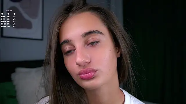 Snapshot of PiquingOgalala chatting on 10-20-25, 12:55 PiquingOgalala online show from 10-20-25, 12:55