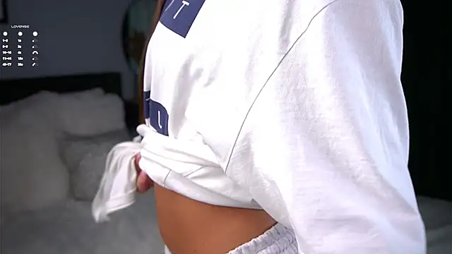 Snapshot of PiquingOgalala chatting on 10-26-25, 01:11 PiquingOgalala online show from 10-26-25, 01:11