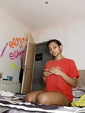 Snapshot of Laanegraofficial_ chatting on 12-06-24, 08:51 Laanegraofficial online show from 12-06-24, 08:51