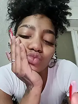 Snapshot of Laanegraofficial_ chatting on 01-04-25, 08:37 Laanegraofficial online show from 01-04-25, 08:37