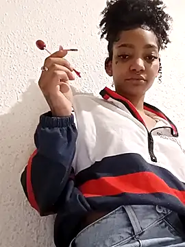 Snapshot of Laanegraofficial_ chatting on 01-05-25, 06:02 Laanegraofficial online show from 01-05-25, 06:02