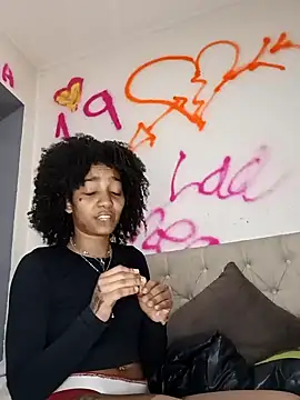 Snapshot of Laanegraofficial_ chatting on 03-15-25, 07:27 Laanegraofficial online show from 03-15-25, 07:27