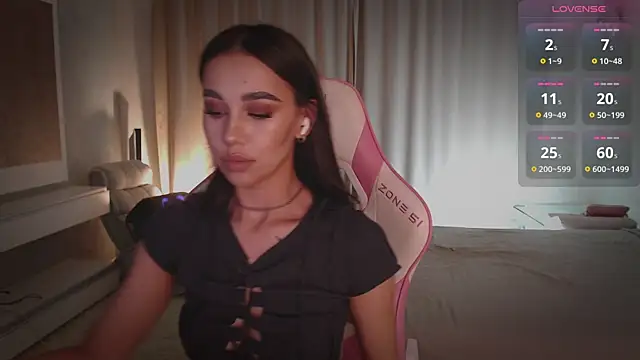 Snapshot of march_mellow chatting on 01-19-25, 06:43 march mellow online show from 01-19-25, 06:43