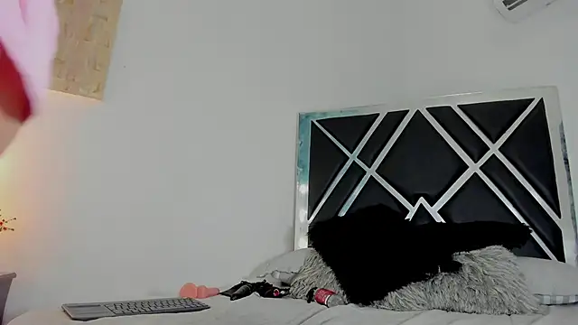 Snapshot of anahidolls chatting on 01-22-25, 04:02 anahidolls online show from 01-22-25, 04:02