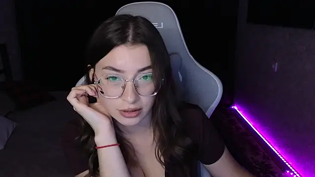 EuphoriaHaily online show from 11-26-25, 01:34