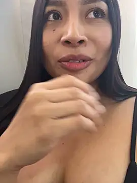 Snapshot of CarolineMaldonado chatting on 09-27-25, 01:27 CarolineMaldonado online show from 09-27-25, 01:27