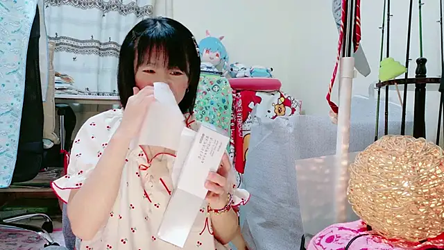 renapiyon8182 online show from 03-18-25, 07:10