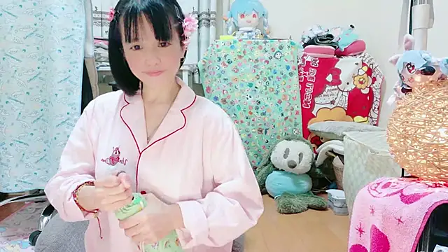 renapiyon8182 online show from 09-29-25, 06:46