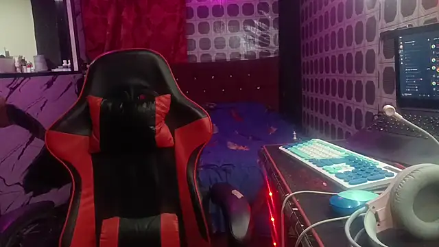 Snapshot of AdelinaMiran90 chatting on 03-05-26, 04:41 AdelinaMiran90 online show from 03-05-26, 04:41