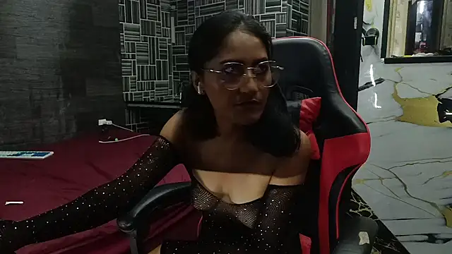 Snapshot of AdelinaMiran90 chatting on 03-12-26, 03:45 AdelinaMiran90 online show from 03-12-26, 03:45