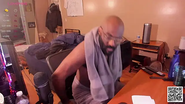 Snapshot of MrChuckDailyXXX chatting on 12-06-24, 08:15 MrChuckDailyXXX online show from 12-06-24, 08:15