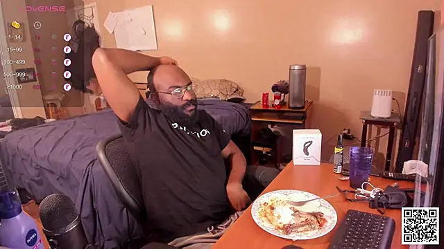 Snapshot of MrChuckDailyXXX chatting on 12-11-24, 09:12 MrChuckDailyXXX online show from 12-11-24, 09:12