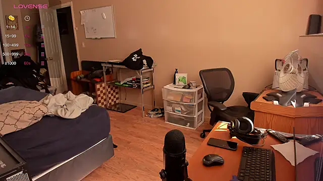 Snapshot of MrChuckDailyXXX chatting on 02-14-25, 03:15 MrChuckDailyXXX online show from 02-14-25, 03:15