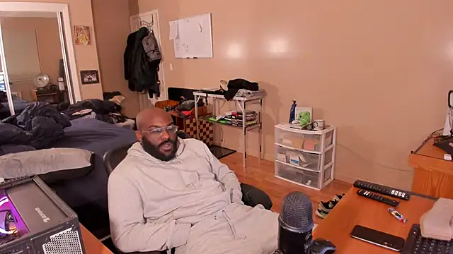 Snapshot of MrChuckDailyXXX chatting on 02-15-25, 05:41 MrChuckDailyXXX online show from 02-15-25, 05:41