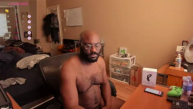 Snapshot of MrChuckDailyXXX chatting on 03-03-25, 01:31 MrChuckDailyXXX online show from 03-03-25, 01:31