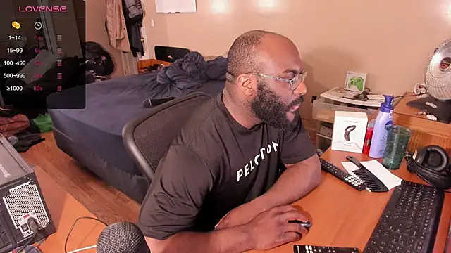 Snapshot of MrChuckDailyXXX chatting on 03-17-25, 01:46 MrChuckDailyXXX online show from 03-17-25, 01:46