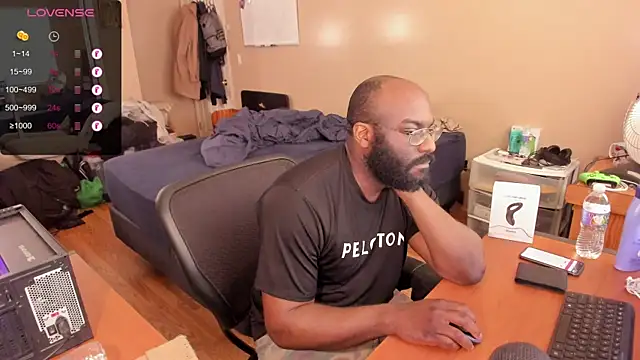 Snapshot of MrChuckDailyXXX chatting on 03-21-25, 01:12 MrChuckDailyXXX online show from 03-21-25, 01:12