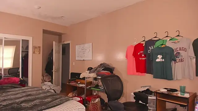 Snapshot of MrChuckDailyXXX chatting on 11-06-25, 01:45 MrChuckDailyXXX online show from 11-06-25, 01:45