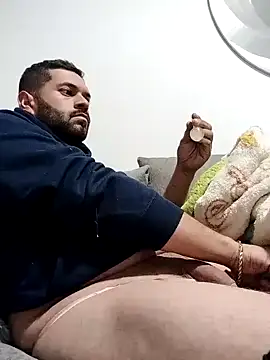 Snapshot of Rober2230 chatting on 01-11-25, 07:49 Rober2230 online show from 01-11-25, 07:49