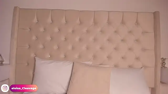 Eloisa cleavage  online show from 01-31-25, 02:07