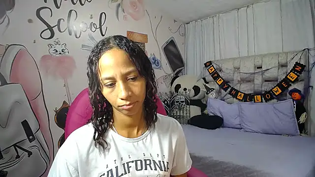 EMMA SWEETT1 online show from 10-14-25, 06:31