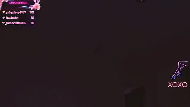 Snapshot of ArianaCroft chatting on 01-04-25, 02:04 ArianaCroft online show from 01-04-25, 02:04