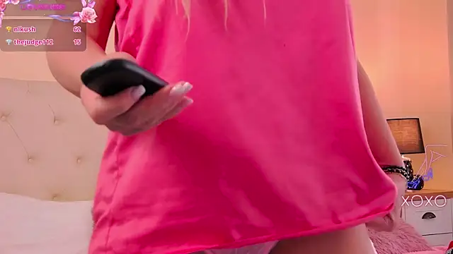 Snapshot of ArianaCroft chatting on 02-12-25, 11:07 ArianaCroft online show from 02-12-25, 11:07