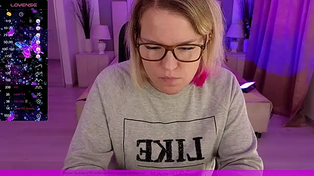 Snapshot of EVAshinyGIRL chatting on 01-05-25, 07:49 EVAshinyGIRL online show from 01-05-25, 07:49