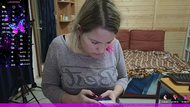 Snapshot of EVAshinyGIRL chatting on 01-15-25, 04:54 EVAshinyGIRL online show from 01-15-25, 04:54