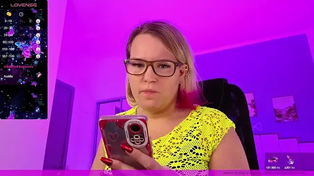 Snapshot of EVAshinyGIRL chatting on 01-27-25, 01:52 EVAshinyGIRL online show from 01-27-25, 01:52