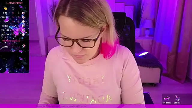 Snapshot of EVAshinyGIRL chatting on 02-07-25, 08:11 EVAshinyGIRL online show from 02-07-25, 08:11