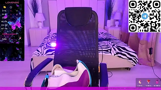 Snapshot of EVAshinyGIRL chatting on 02-09-25, 05:01 EVAshinyGIRL online show from 02-09-25, 05:01