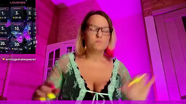 Snapshot of EVAshinyGIRL chatting on 02-23-25, 10:31 EVAshinyGIRL online show from 02-23-25, 10:31