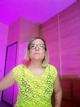 Snapshot of EVAshinyGIRL chatting on 03-02-25, 01:49 EVAshinyGIRL online show from 03-02-25, 01:49