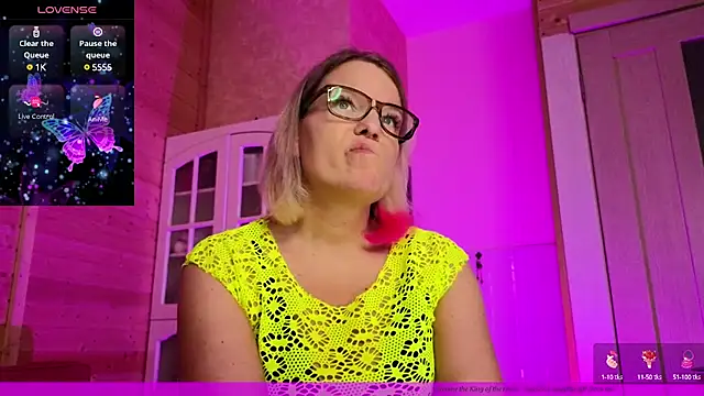 Snapshot of EVAshinyGIRL chatting on 03-06-25, 07:32 EVAshinyGIRL online show from 03-06-25, 07:32