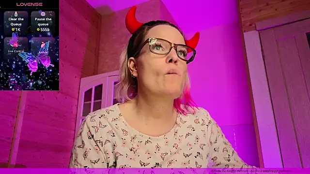 Snapshot of EVAshinyGIRL chatting on 03-09-25, 07:48 EVAshinyGIRL online show from 03-09-25, 07:48