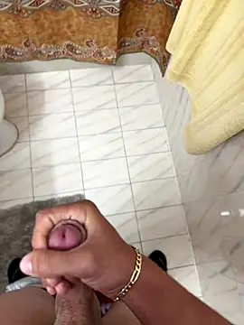 Snapshot of juicyredhead chatting on 12-17-25, 04:57 juicyredhead online show from 12-17-25, 04:57