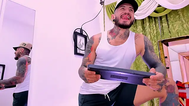 dilan scootk  online show from 11-25-25, 07:36