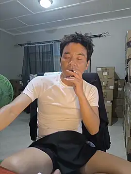 kisstoyousoon2024 online show from 12-19-25, 05:31