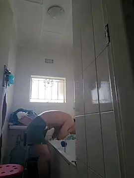 kisstoyousoon2024 online show from 12-21-25, 05:14