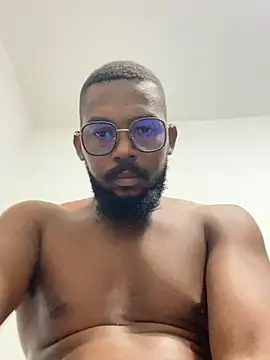 Snapshot of Destrozador415 chatting on 03-13-25, 03:44 Destrozador415 online show from 03-13-25, 03:44