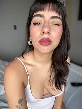 Snapshot of veronicaapink chatting on 12-28-24, 06:50 veronicaapink online show from 12-28-24, 06:50